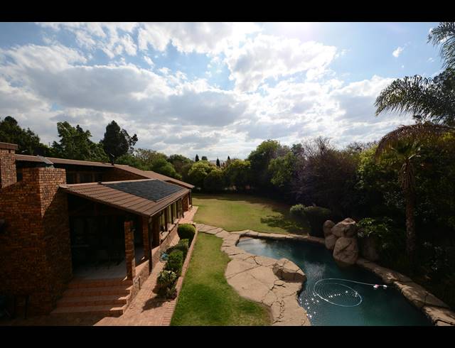 5 BEDROOM HOUSE FOR SALE IN BRYANSTON